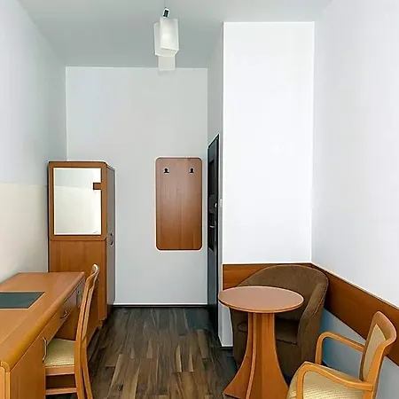 Babel Hostel, Dworzec Pkp, Rynek *